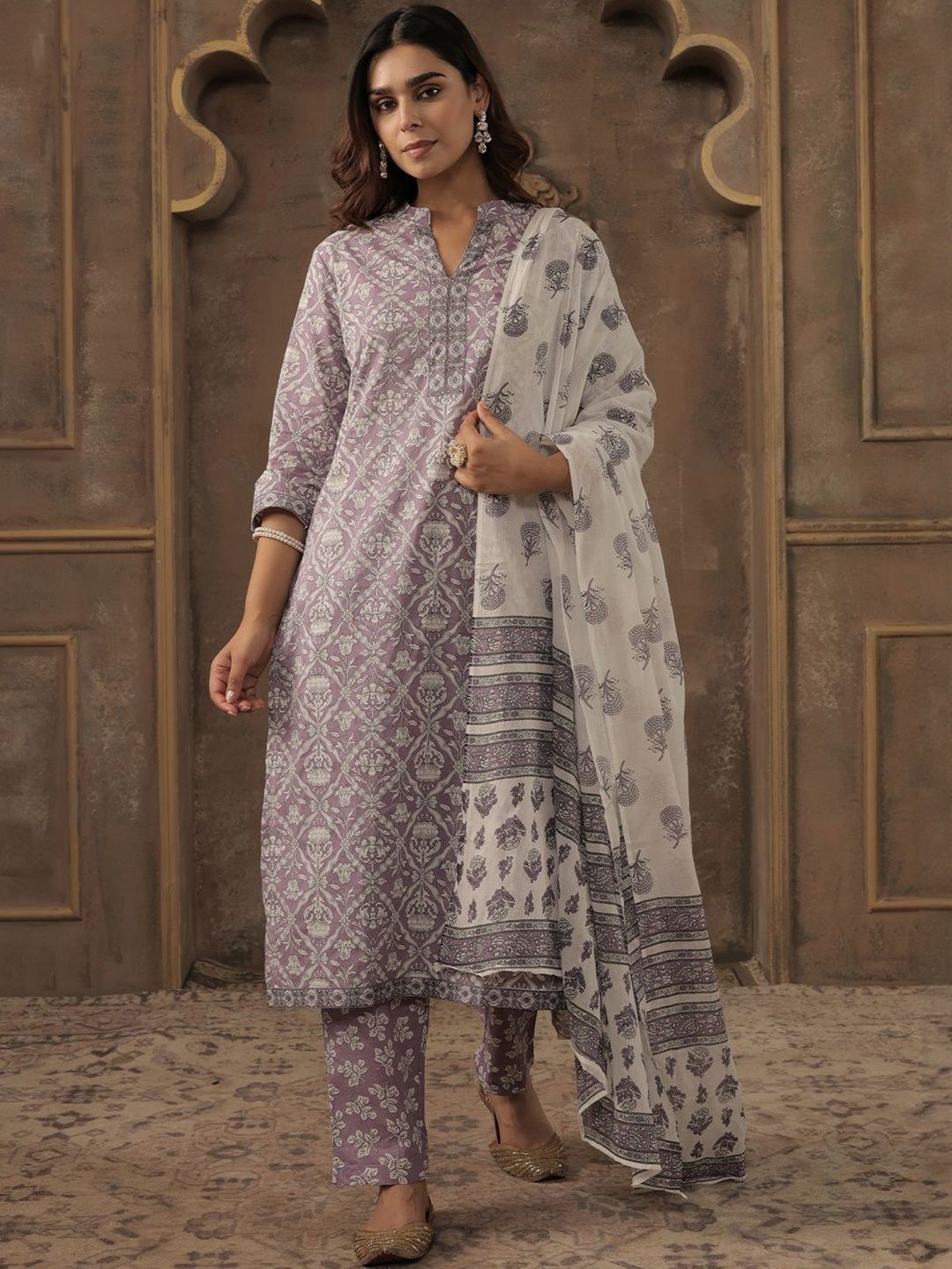Dhiyona IE Women Ethnic Motifs Printed Cotton Kurta with Trousers & Dupatta