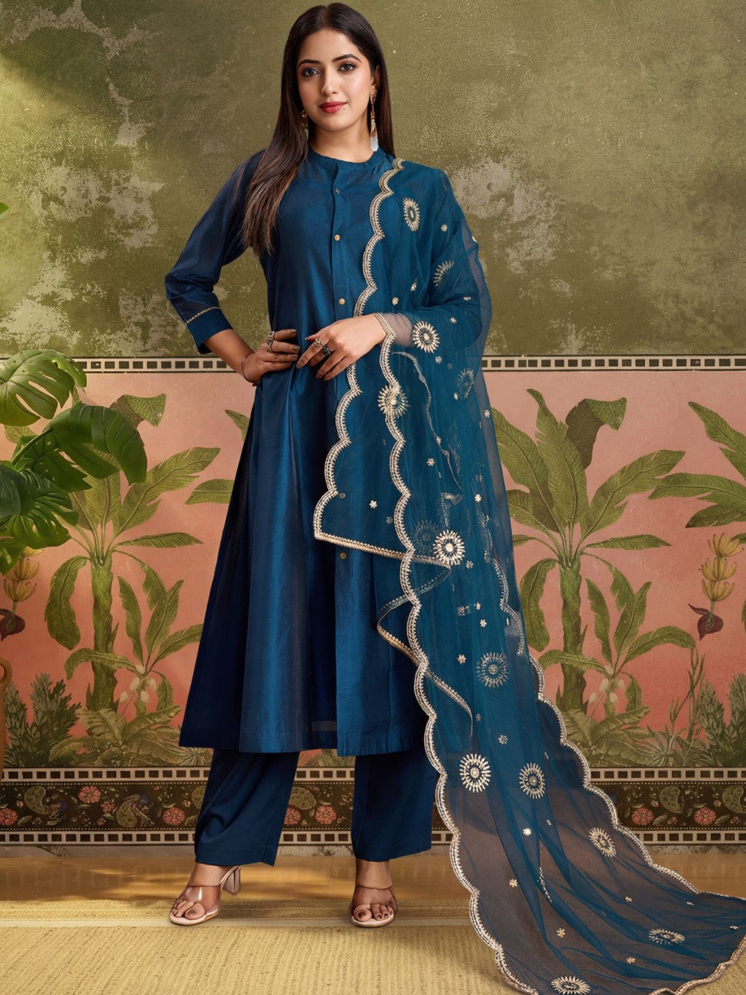 Round Neck Kurta & Trousers With Dupatta Set