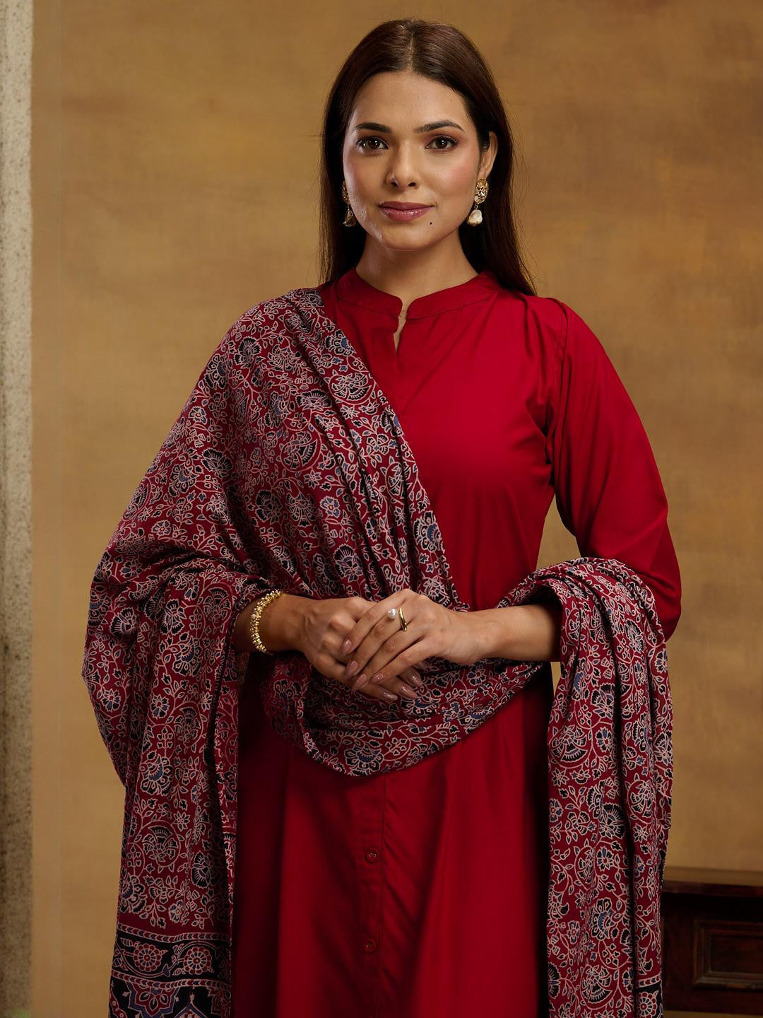 Women Maroon Viscose Rayon Kurta Sets