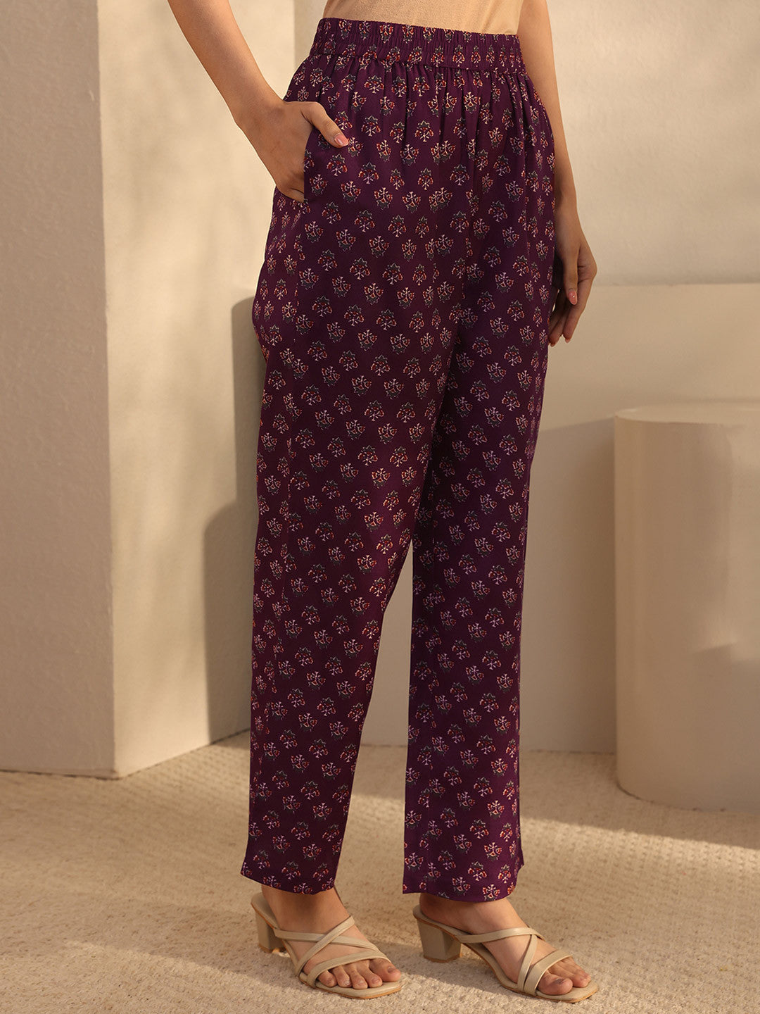 Women Floral Printed Regular Kurta with Trousers & With Dupatta