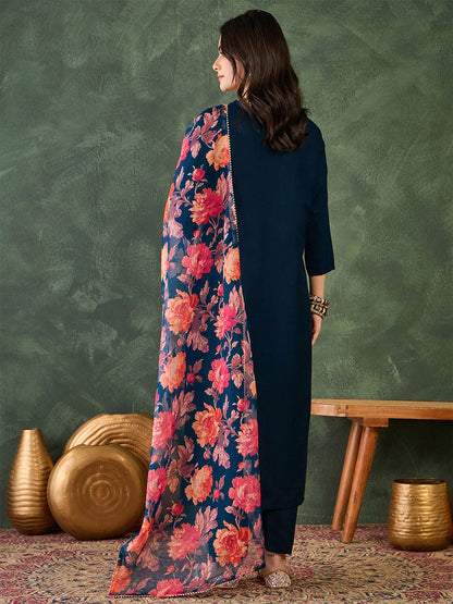 Dhiyona KL Women Floral Embroidered Regular Kurta with Trousers & With Dupatta