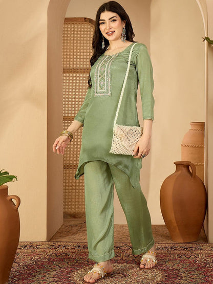 Ethnic Motifs Embroidered Mirror Work Kurta with Palazzos
