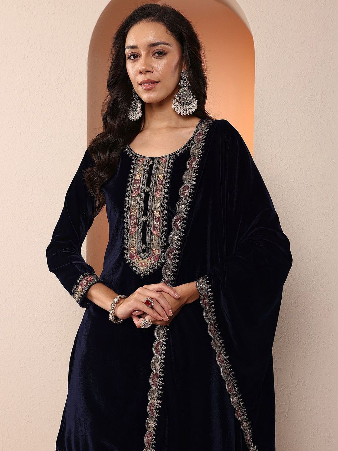 Dhiyona LL Women Ethnic Motifs Embroidered Regular Thread Work Velvet Kurta with Sharara & With Dupatta