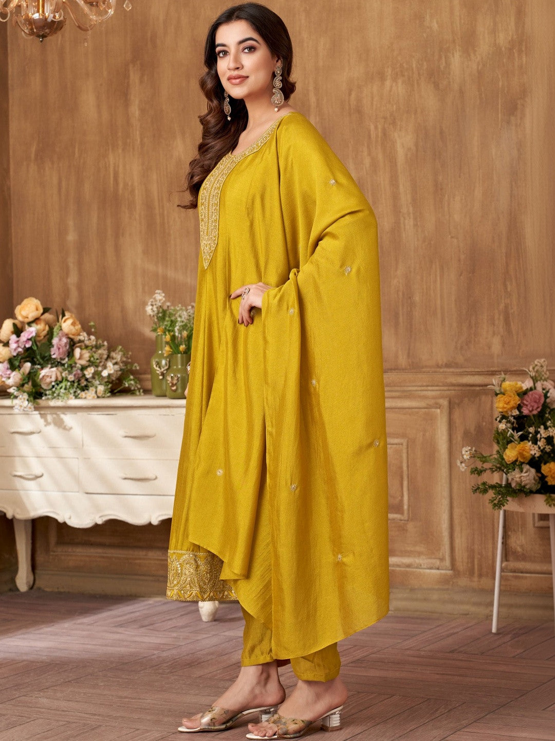 Embroidered Round-Neck Kurta Trousers & Dupatta