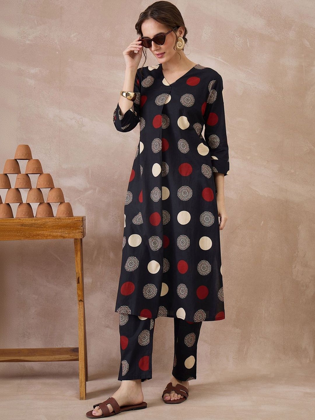 Dhiyona IE Women Printed Regular Pure Cotton Kurta with Trousers