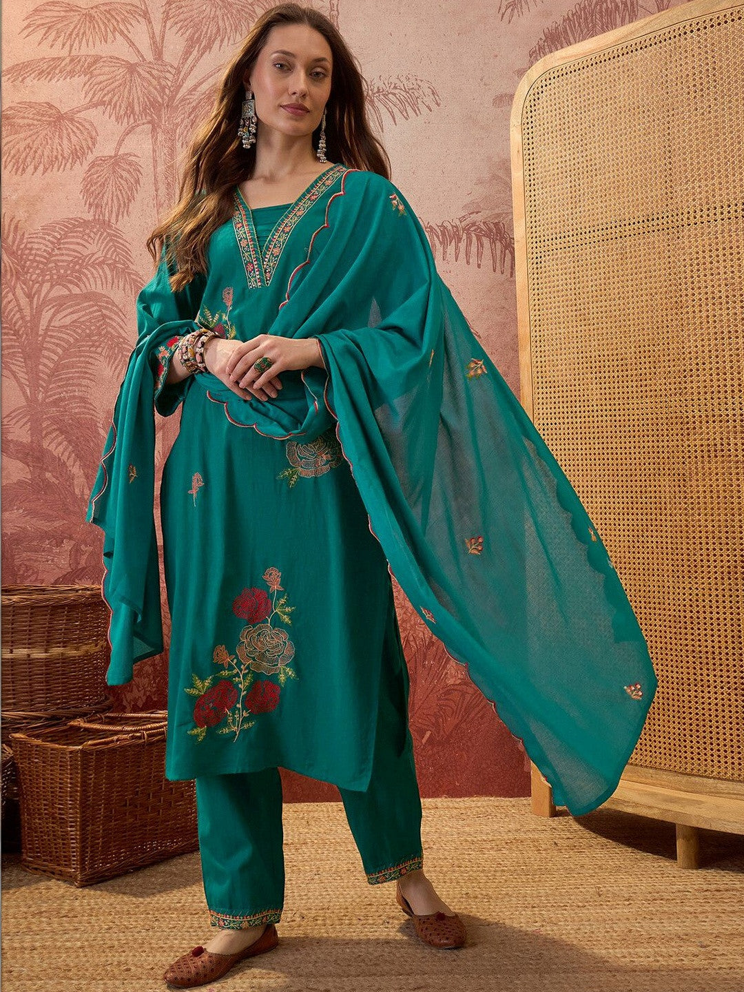 Dhiyona SN Embroidered Square Neck Kurta & Trousers With Dupatta