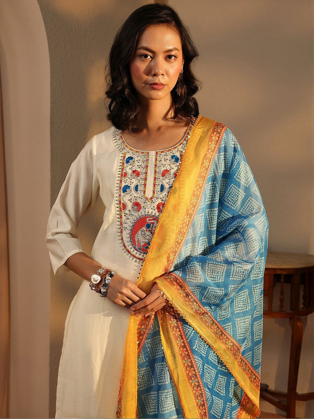 Women Ethnic Motifs Embroidered Regular Thread Work Chanderi Silk Kurta with Trousers & With Dupatta