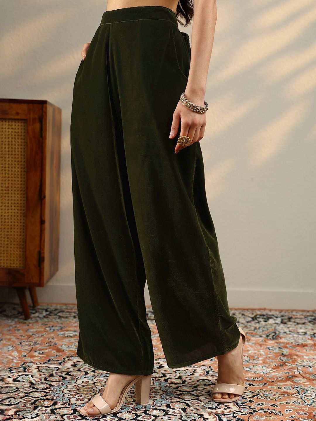 Dhiyona LL Ethnic Motifs Embroidered Thread Work Straight Velvet Kurta With Palazzos & Dupatta