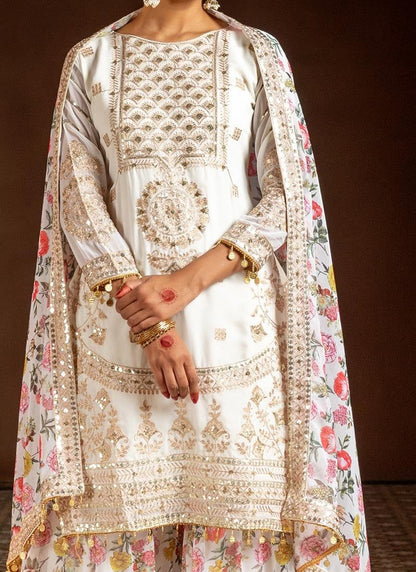 Dhiyona KL Women Floral Embroidered Regular Sequinned Kurta with Sharara & With Dupatta