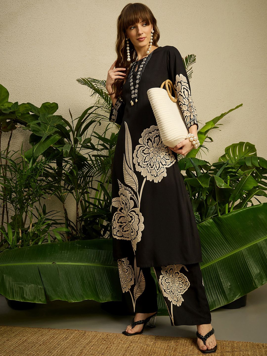 Dhiyona IE Women Black Floral Printed Pure Cotton Regular Sequinned Co-Ords