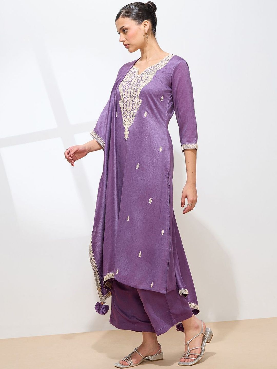 Dhiyona KL Women Ethnic Motifs Embroidered Regular Thread Work Kurta with Palazzos & With Dupatta