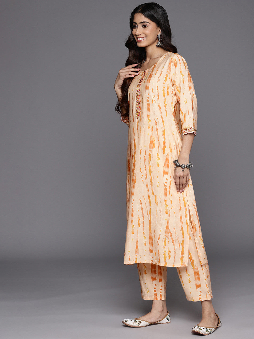 Women Dyed Regular Thread Work Kurta with Trousers & With Dupatta