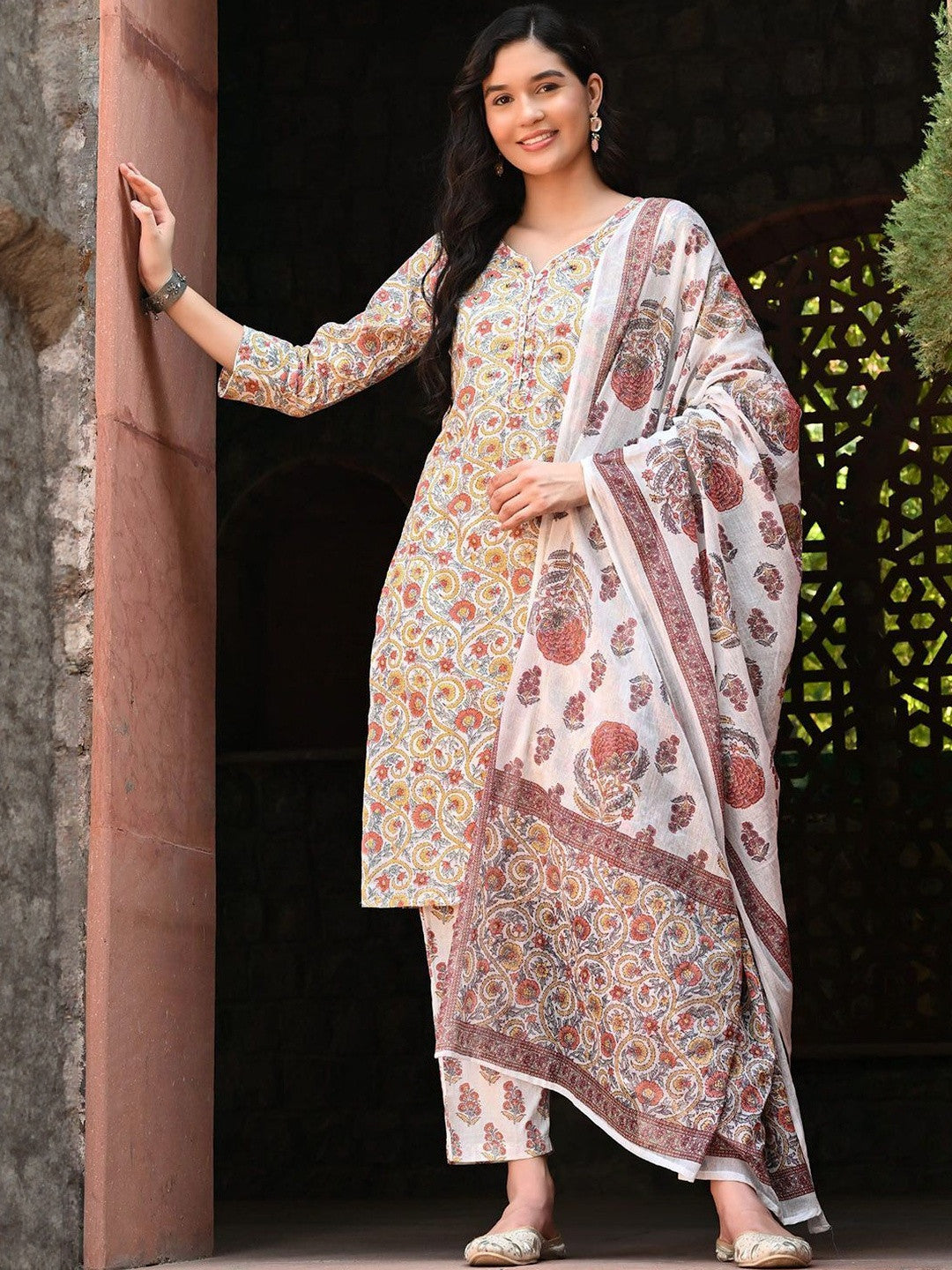 Women Floral Printed Regular Pure Cotton Kurta with Trousers & With Dupatta