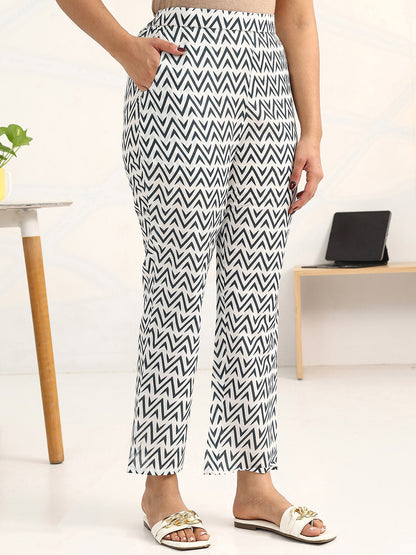 Women Floral Printed Regular Kurta with Trousers & With Dupatta
