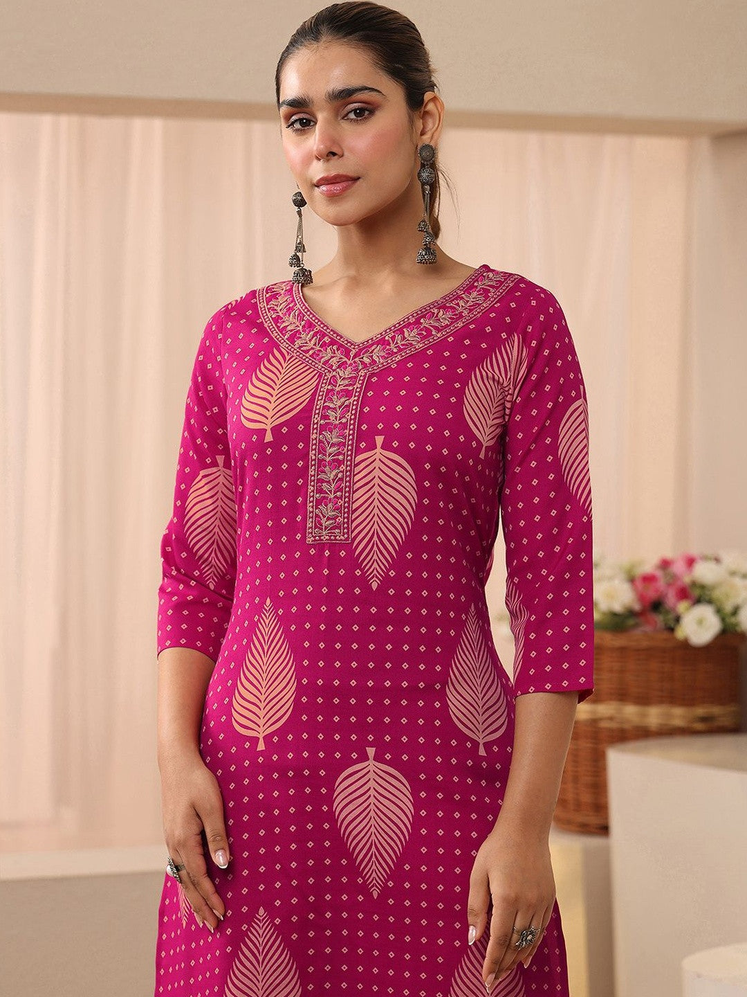 Women Floral Printed Regular Kurta with Trousers & With Dupatta