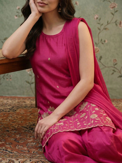 Women Floral Embroidered Regular Thread Work Kurta with Sharara & With Dupatta