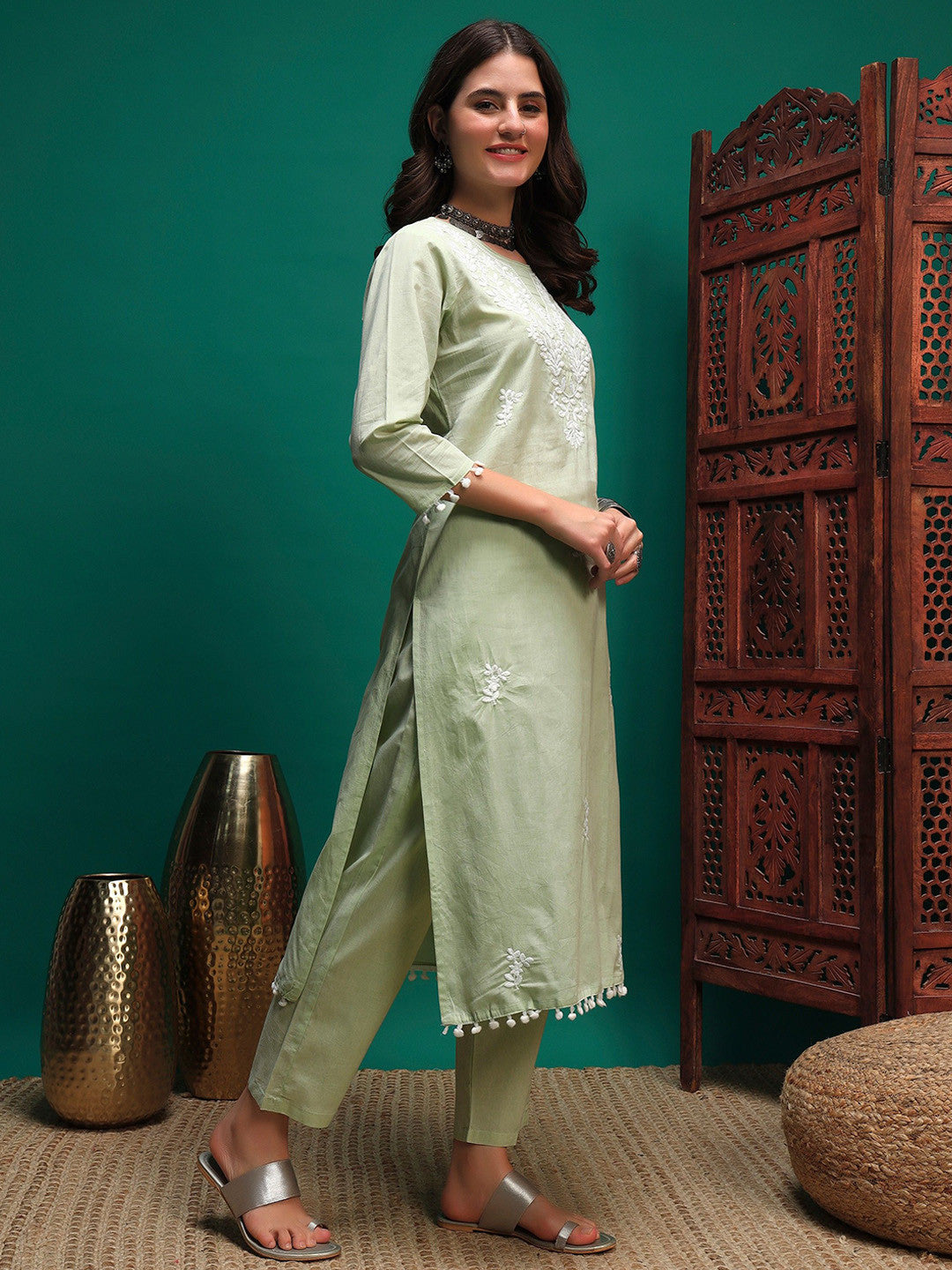 Floral Embroidered Pure Cotton Chikankari Straight Kurta & Trousers With Dupatta