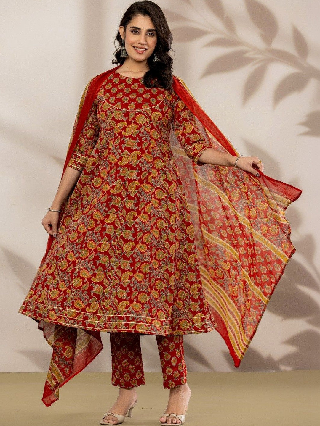 Women Floral Printed Regular Pure Cotton Kurta with Trousers & With Dupatta