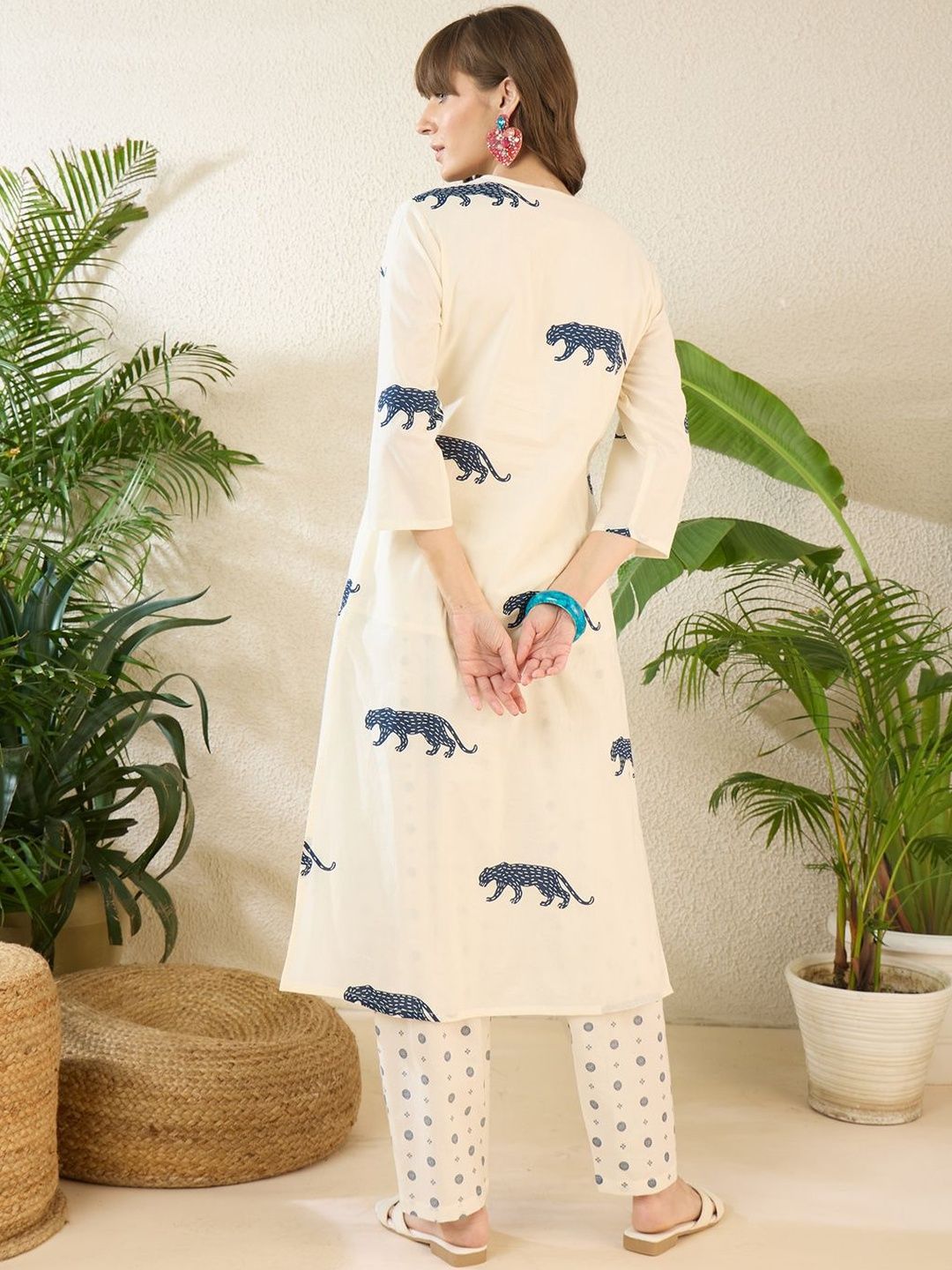 Dhiyona IE Embroidered Round Neck Three-Quarter Sleeves Pure Cotton Tunic And Trousers