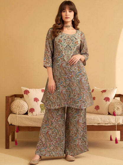 Dhiyona CH Women Paisley Printed Regular Thread Work Kurta with Palazzos