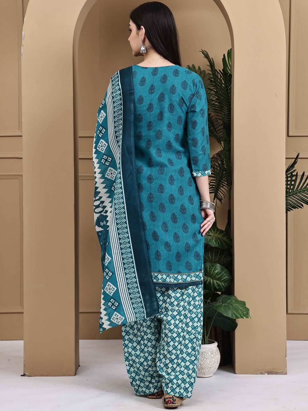 Dhiyona KL Women Printed Cotton Blend Kurta Sets With Dupatta