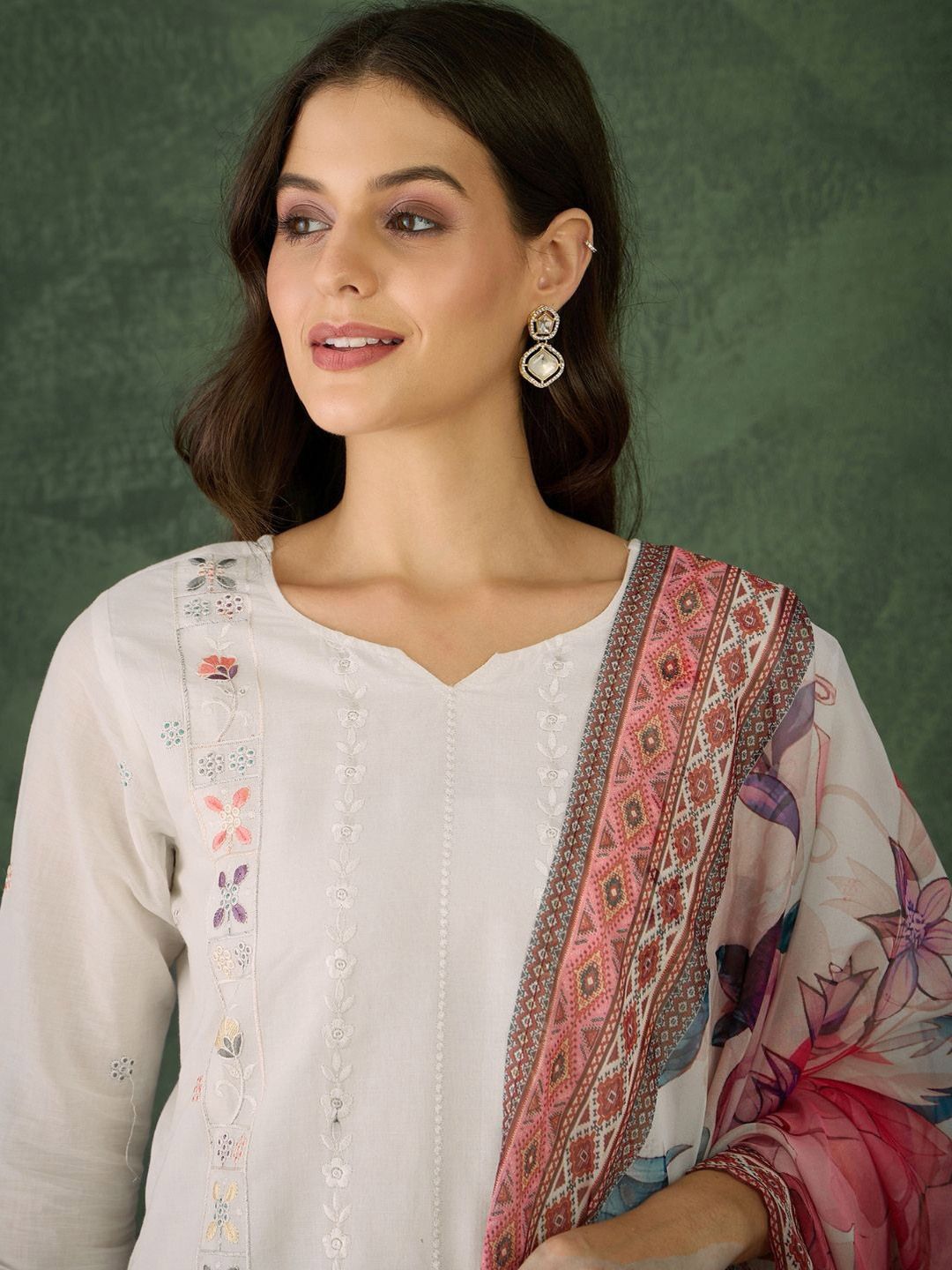 Dhiyona KL Women Ethnic Motifs Embroidered Regular Thread Work Kurta with Trousers & With Dupatta