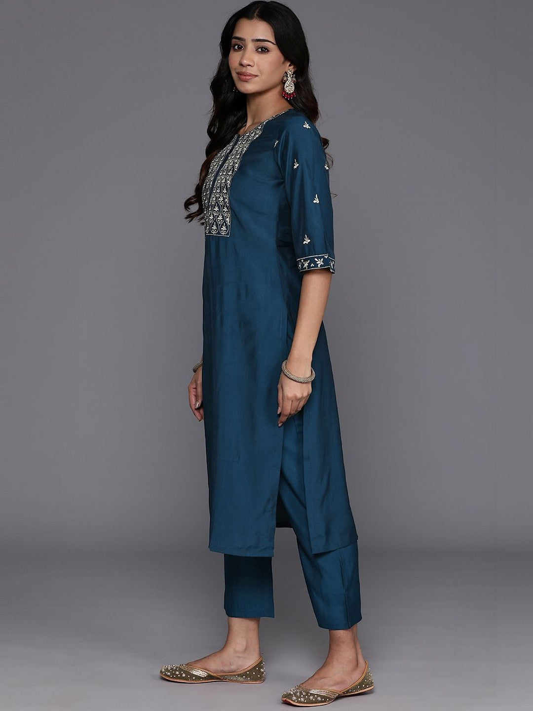 Women Ethnic Motifs Embroidered Regular Kurta with Trousers & With Dupatta