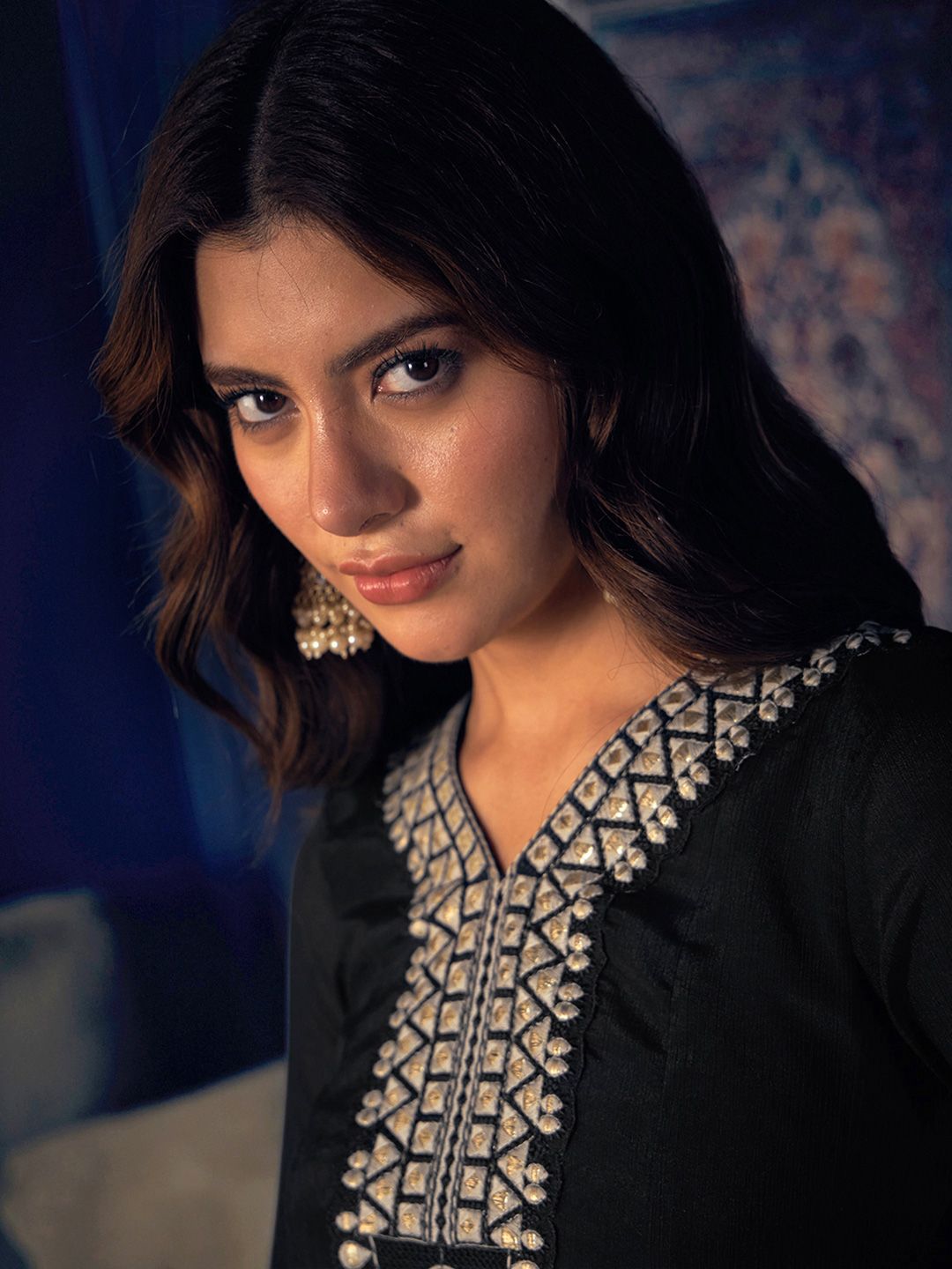 Dhiyona CH Floral Embroidered V-Neck Pleated Thread Work Kurta with Trousers