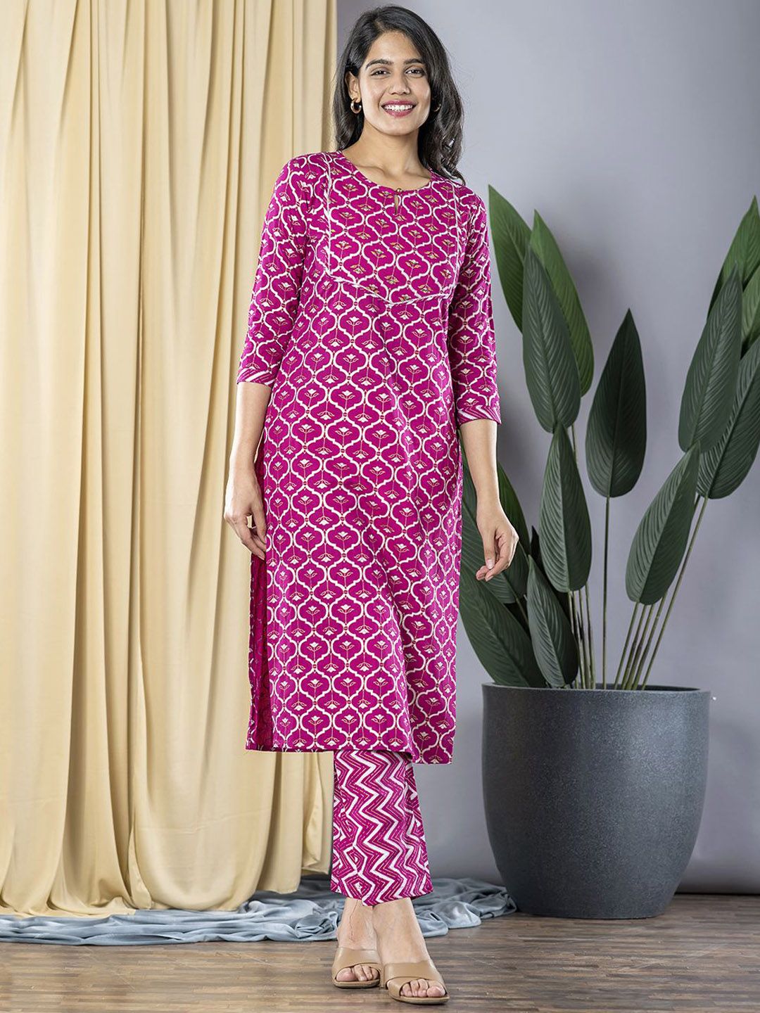 Dhiyona KL Ethnic Motifs Printed Keyhole Neck Straight Kurta With Trousers & Dupatta