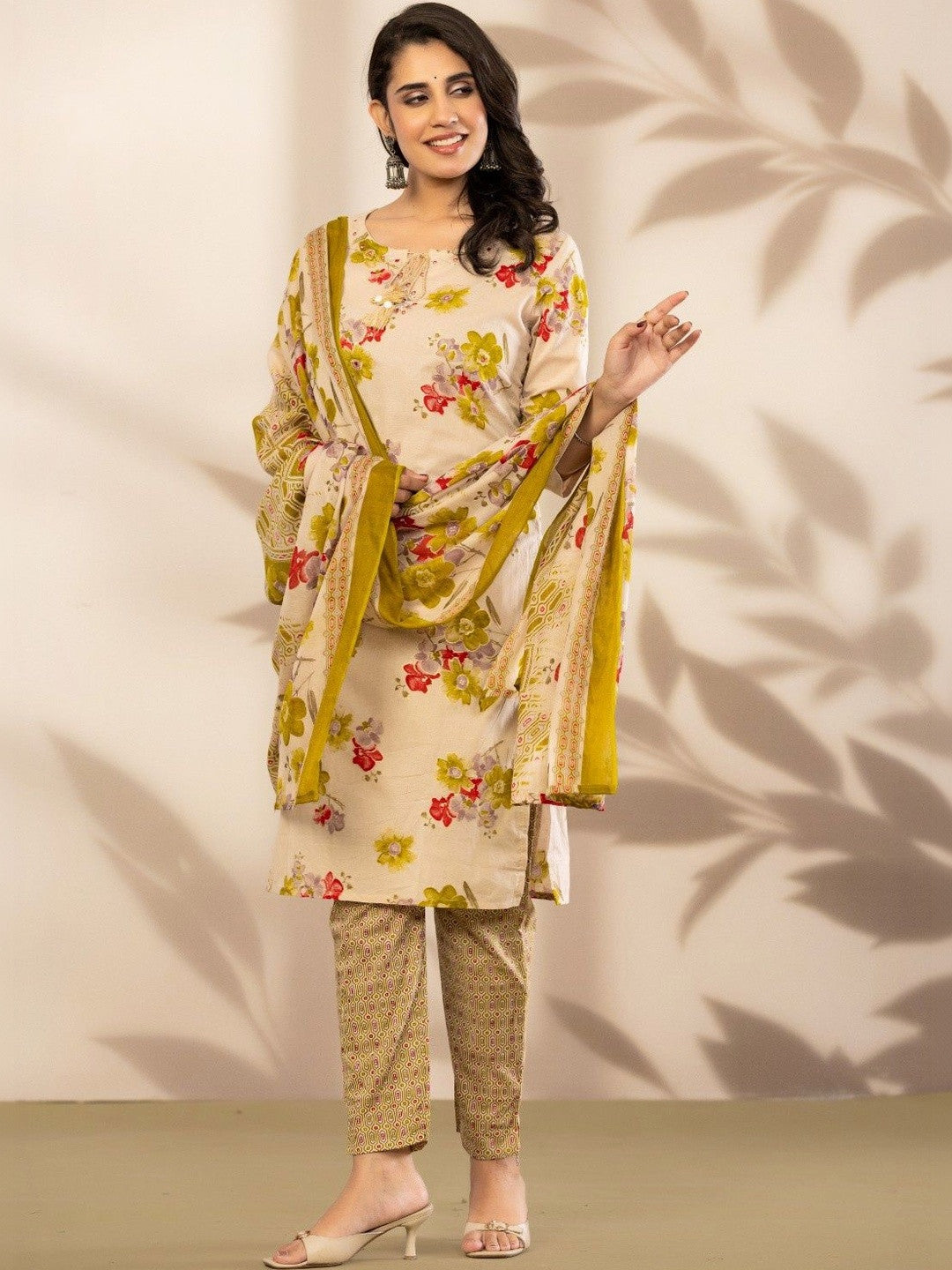 Women Floral Printed Regular Mirror Work Pure Cotton Kurta with Trousers & With Dupatta