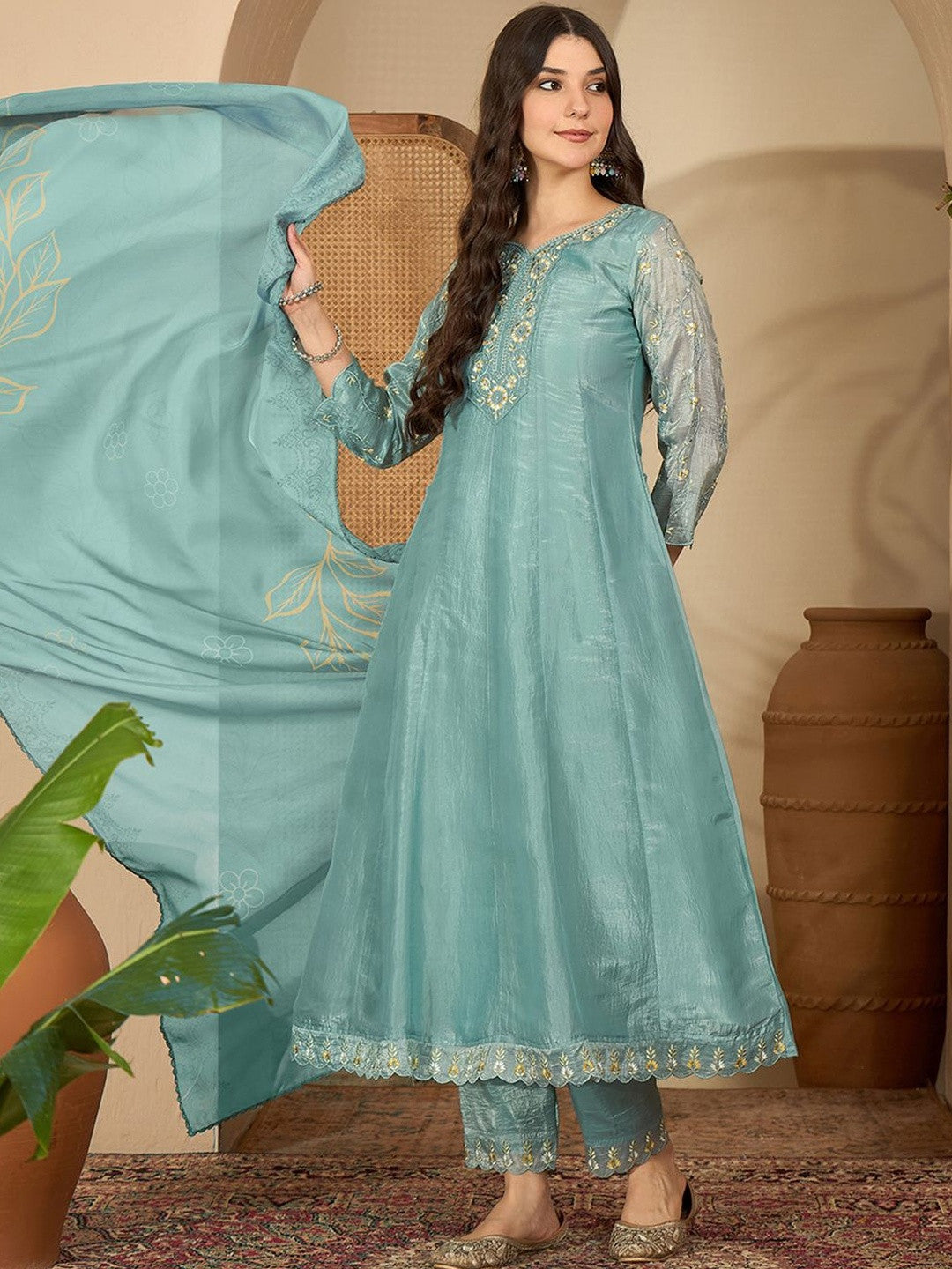 Women Embroidered Thread Work Kurta with Trousers & With Dupatta