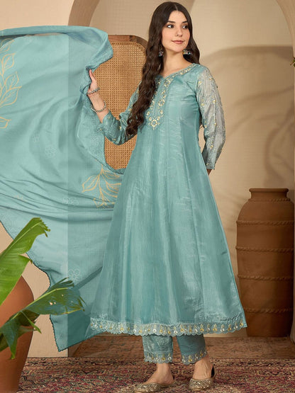 Women Embroidered Thread Work Kurta with Trousers & With Dupatta