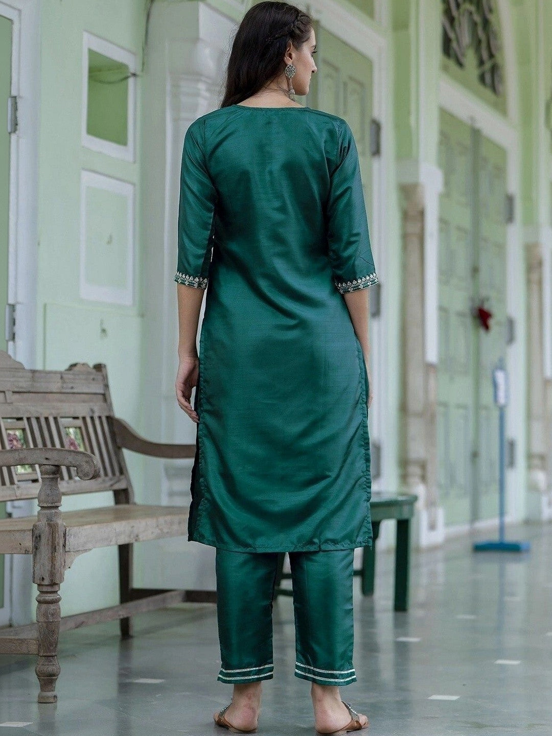 Women Embroidered Regular Thread Work Kurta with Patiala & With Dupatta