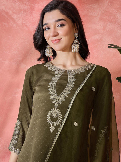 Women Ethnic Motifs Yoke Design Regular Sequinned Kurta Set