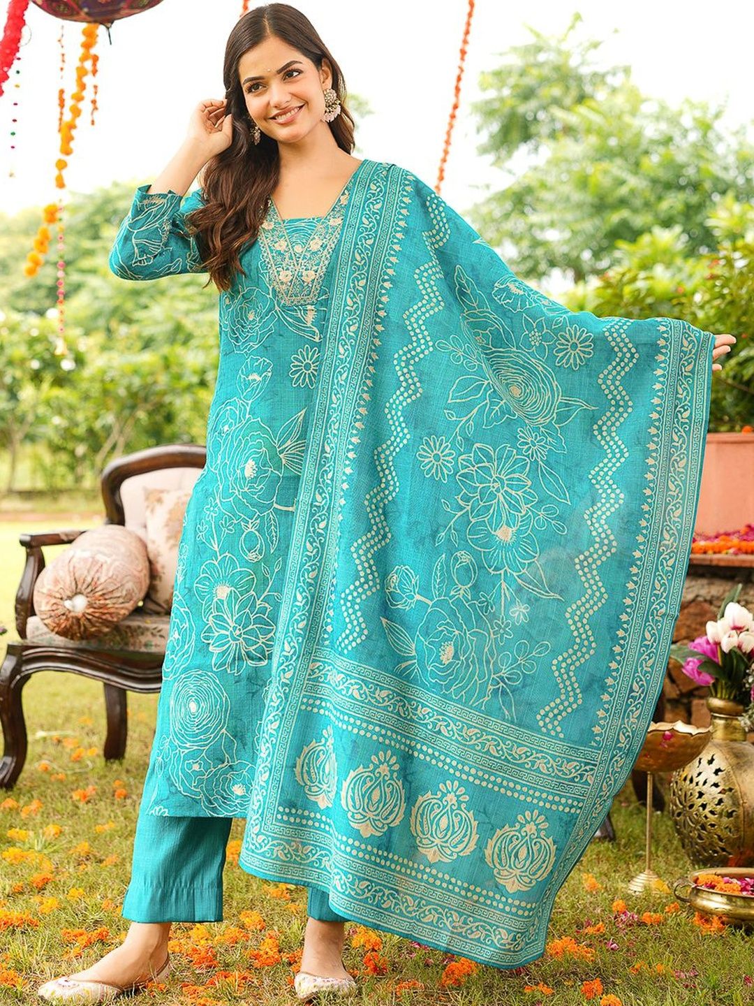 Dhiyona KL Floral Printed Thread Work V Neck Kurta with Trousers & Dupatta