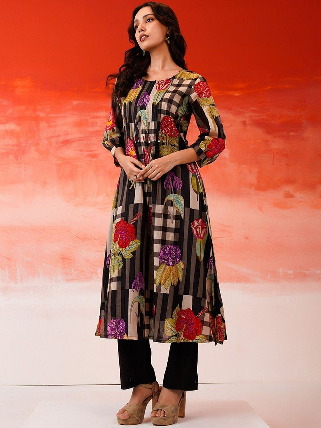 Printed Round Neck Kurta & Trousers