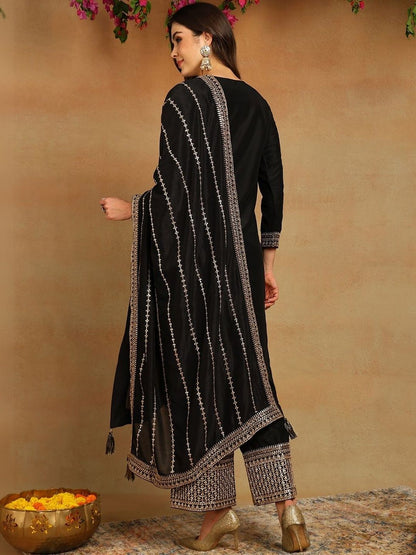 Dhiyona KL Ethnic Motifs Yoke Design Sequinned Kurta With Palazzos & Dupatta