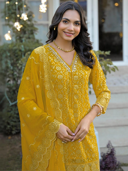 Dhiyona HOP Floral Motifs Embroidered Scalloped Short Kurta & Sharara With Dupatta