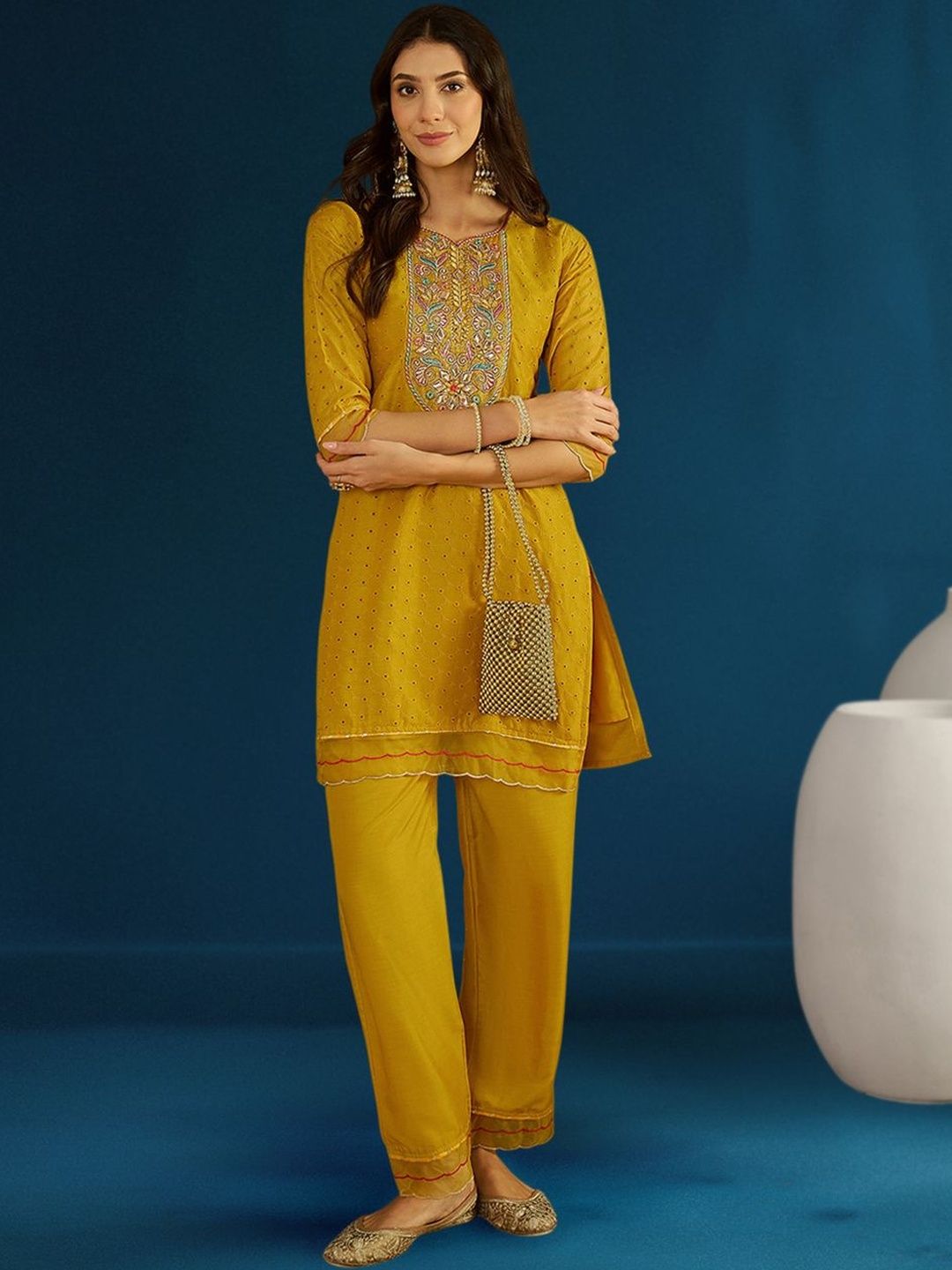 Dhiyona CH Women Ethnic Motifs Embroidered Regular Thread Work Kurta with Palazzos