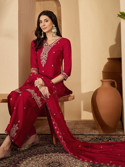 Dhiyona SN Women Floral Embroidered Regular Sequinned Kurta with Palazzos & With Dupatta