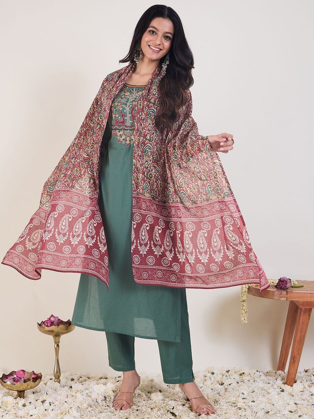 Dhiyona IE Ethnic Motifs Embroidered Regular Thread Work Kurta With Trousers & Dupatta