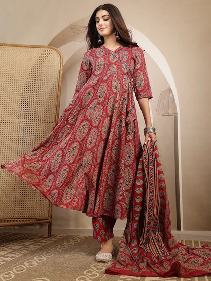 Women Ethnic Motifs Printed Angrakha Kurta with Trousers & With Dupatta