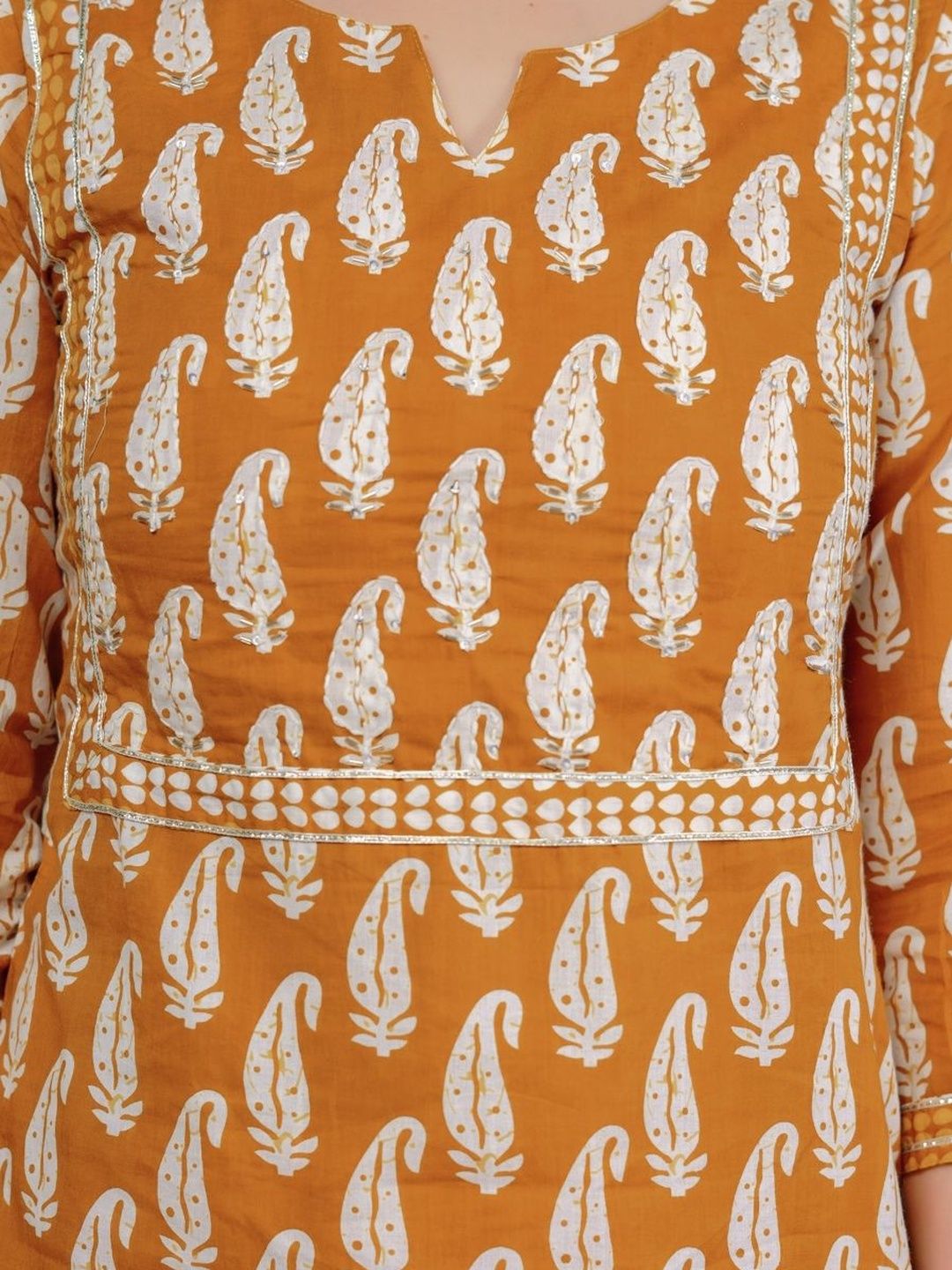 Dhiyona KL Paisley Printed Regular V-Neck Pure Cotton Straight Kurta With Trousers & Dupatta