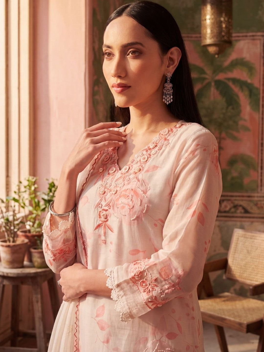 Women Floral Printed Regular Thread Work Kurta with Trousers & With Dupatta