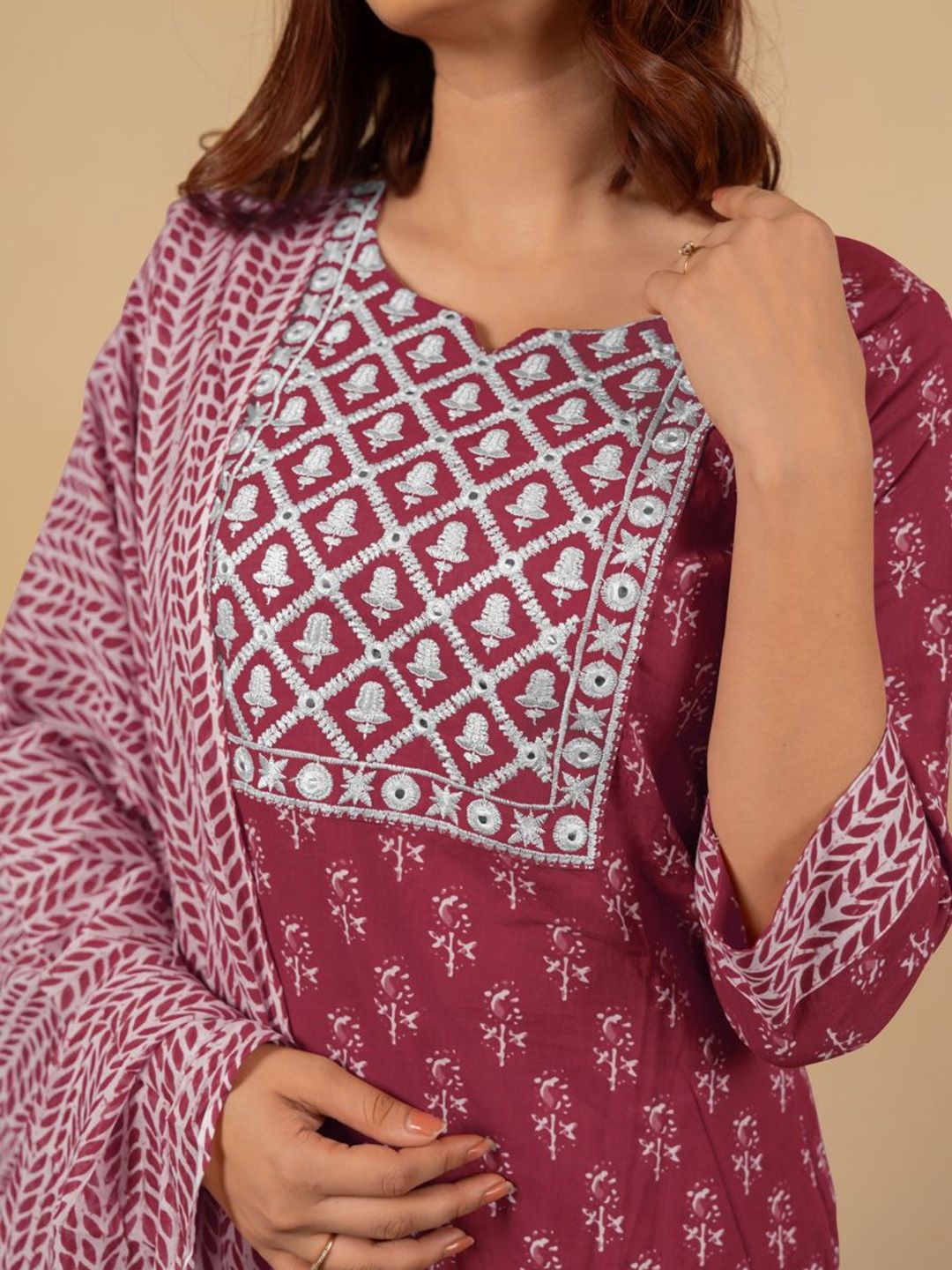 Dhiyona KL Women Paisley Printed Regular Mirror Work Pure Cotton Kurta with Trousers & Dupatta