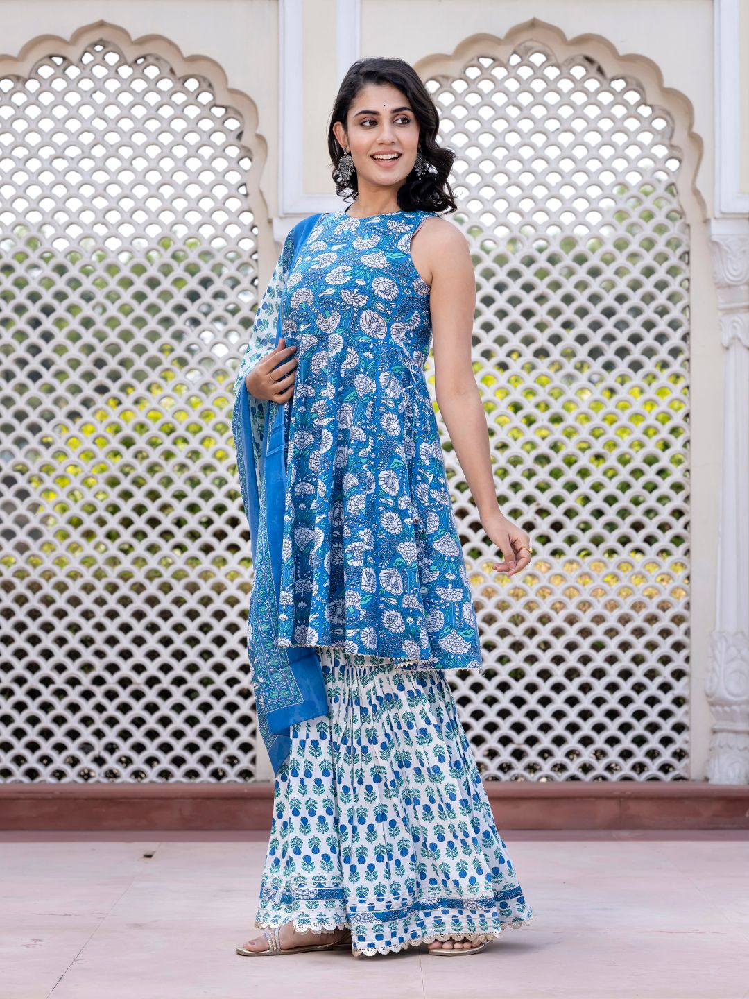 Dhiyona KL Women Floral Printed Regular Pure Cotton Kurta with Palazzos & With Dupatta