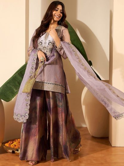 Dhiyona IN Women Crushed Oraganza Silk Embroidered Kurta Set with Dupatta