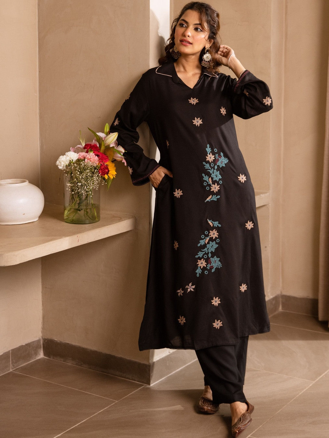 Floral Embroidered Shirt Collar Thread Work Kurta With Trousers