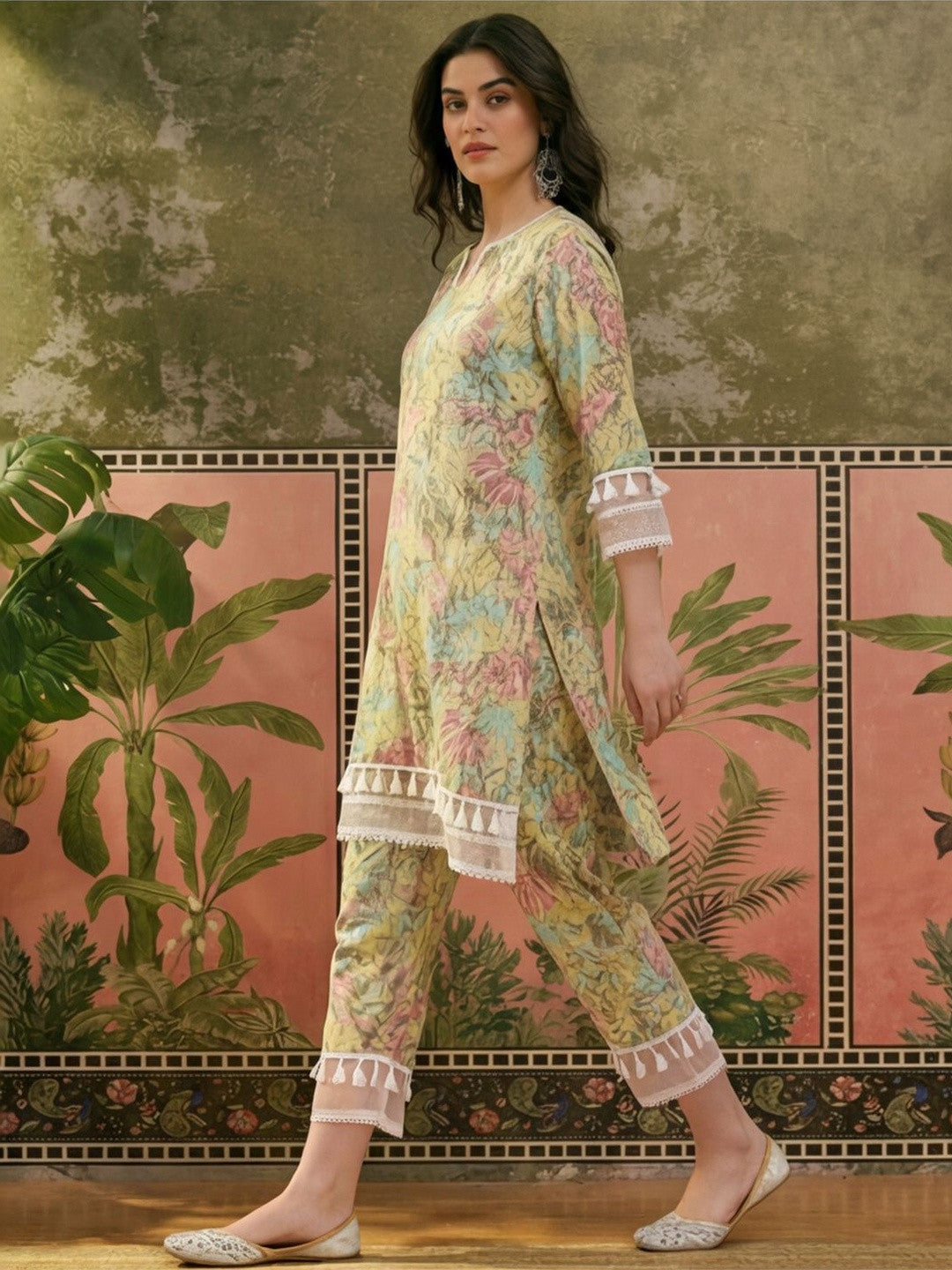 Printed Round Neck Kurta & Trousers