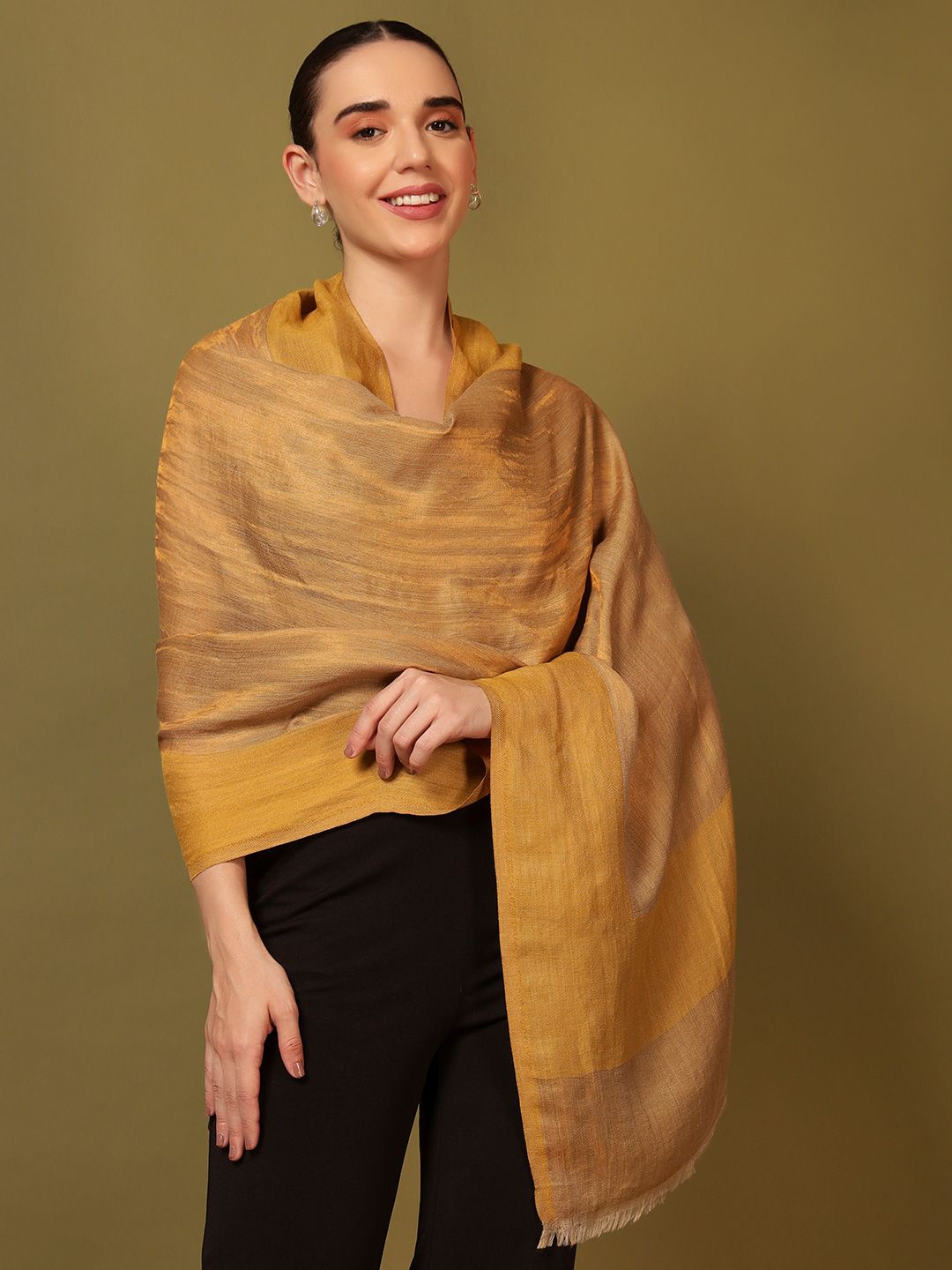 Dhiyona PA Woollen Reversible Shawl